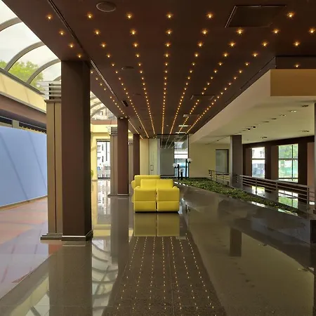 ホテル グランド 4*