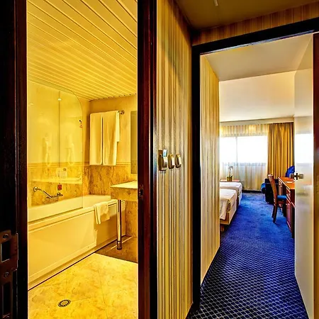 Ξενοδοχείο Grand 4*